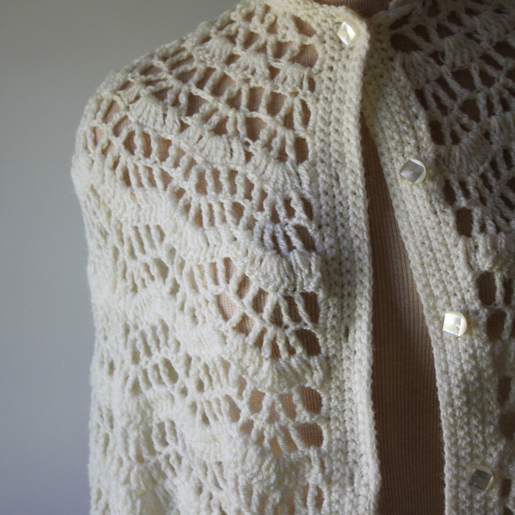 Vintage White Loose Crochet Spring Shawl - Picture 3 of 7